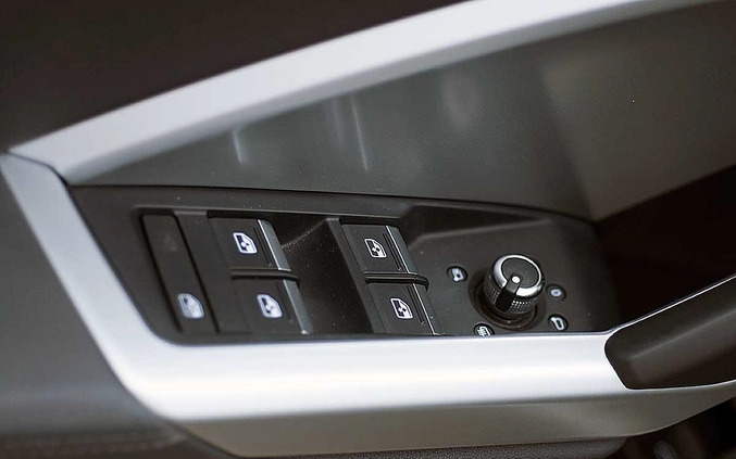 Audi Q3 cena 169000 przebieg: 19500, rok produkcji 2019 z Legnica małe 211